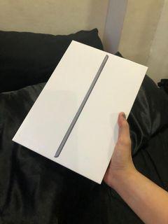 Ipad 9th gen 2022 256gb wifi only. Bought it this april