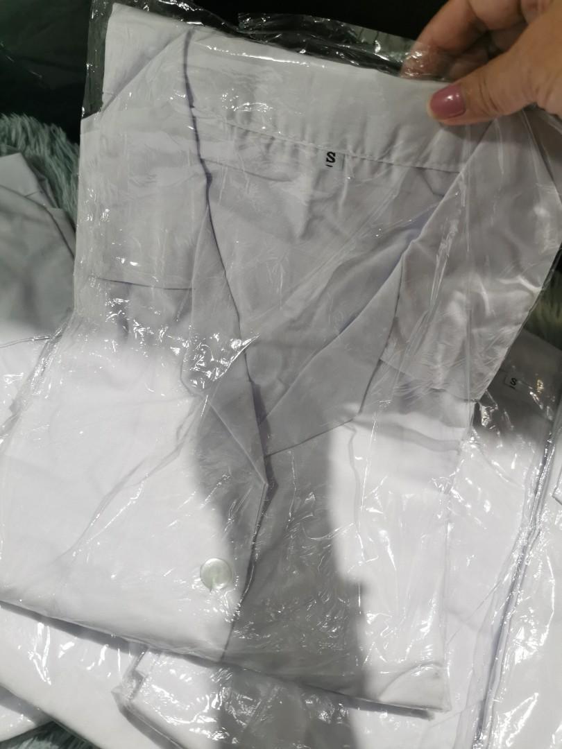 Laboratory Gown short sleeve (Category: Medical Supplies & Tools) located in Manila. Submitted by medcamp (Listing ID 1183601363, Image 2). Description: Lab gown In small med large Short sleeve (model in small size) LABGOWN MEASUREMENT (estimated) Short sleeve Small. MEDIUM Length 35 inch. 38inch Sleeve 14 inch. 12.5 inch Shoulder 18 inch. 41 inch Waist 36 inch. 38inch Inquiries : 0975411- 1713 0999174-3093 0917848-1964.