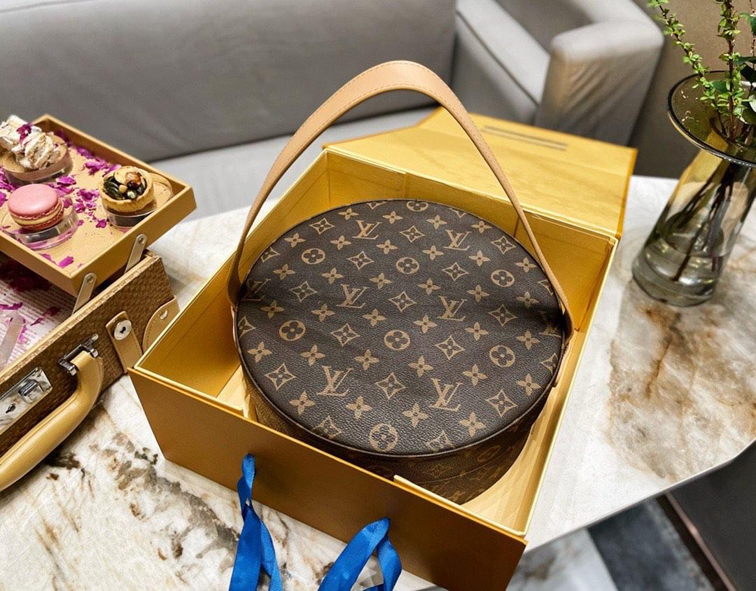 LV Louis Vuitton Tray, Furniture & Home Living, Kitchenware & Tableware,  Coffee & Tea Tableware on Carousell