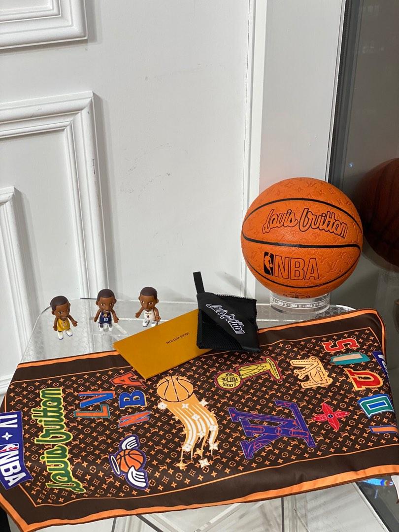 Who wants to play basketball? @k999kng #lv #lvball #louisvuitton