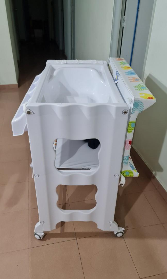 Lucky Baby Changing Station for Sale, Babies & Kids, Bathing & Changing, Other Baby Bathing
