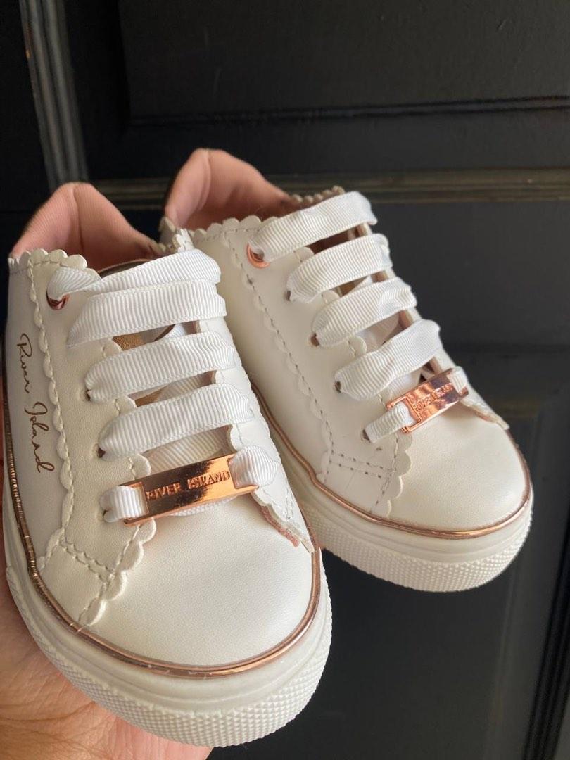 Mini girls River Island white Scallop trainers