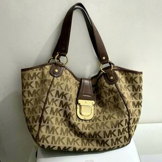 (Category: ) located in . Submitted by sugistoreph (Listing ID 1183691963, Image 1). Description: .