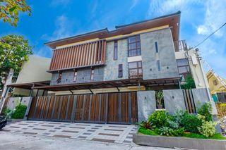 Modern & Luxurious House with pool in Multinational Village Paranaque
