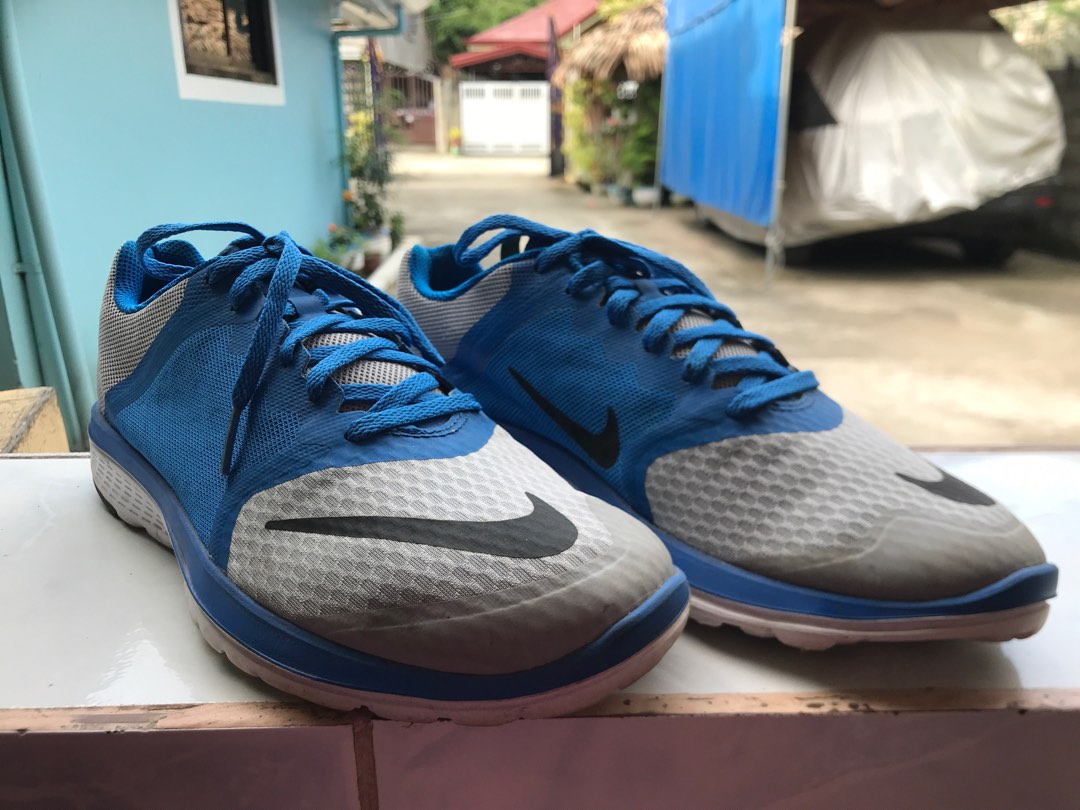 buy nike running shoes