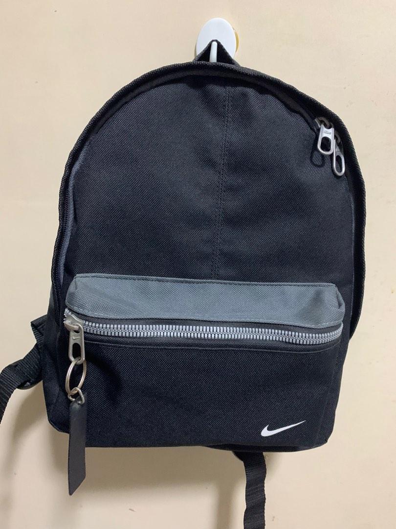 mens small nike backpack