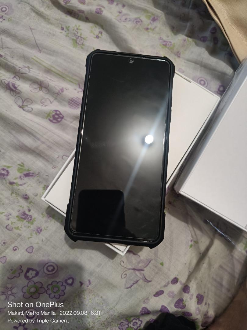 Note 11 pro 8/128 5g (Category: Xiaomi) located in Quezon City. Submitted by pusing010492 (Listing ID 1183595052, Image 2). Description: Almost new with receipt di na ginagamit accepting swap Also 16k swap price Bgc makati area.