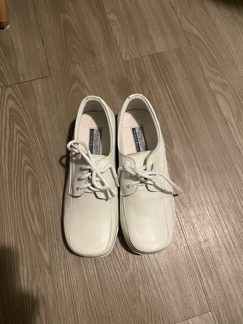 Cobbie cuddlers sales nursing shoes