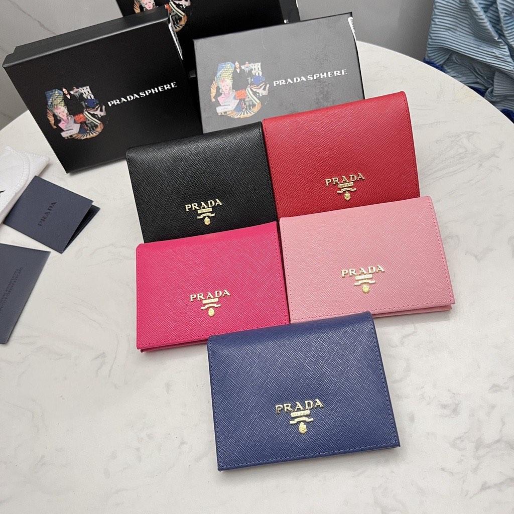 Prada saffiano bifold wallet pre order (Category: Luxury Bags & Wallets) located in Mandaluyong City. Submitted by japanandsingaporeluxepreloved (Listing ID 1183691353, Image 1). Description: Diclaimer: we are not affiliated with the brand stated in this post, no infringement intended. All copyrights are reserved to its brandowners ..