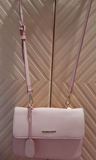 (Kategori: ) berada di . Dikirim oleh anindacolection (ID iklan 1183602408, Gambar 1). Deskripsi: .