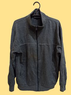 (Category: ) located in . Submitted by RM10_SWEATSHIRTHOODIE (Listing ID 1183641285, Image 1). Description: .