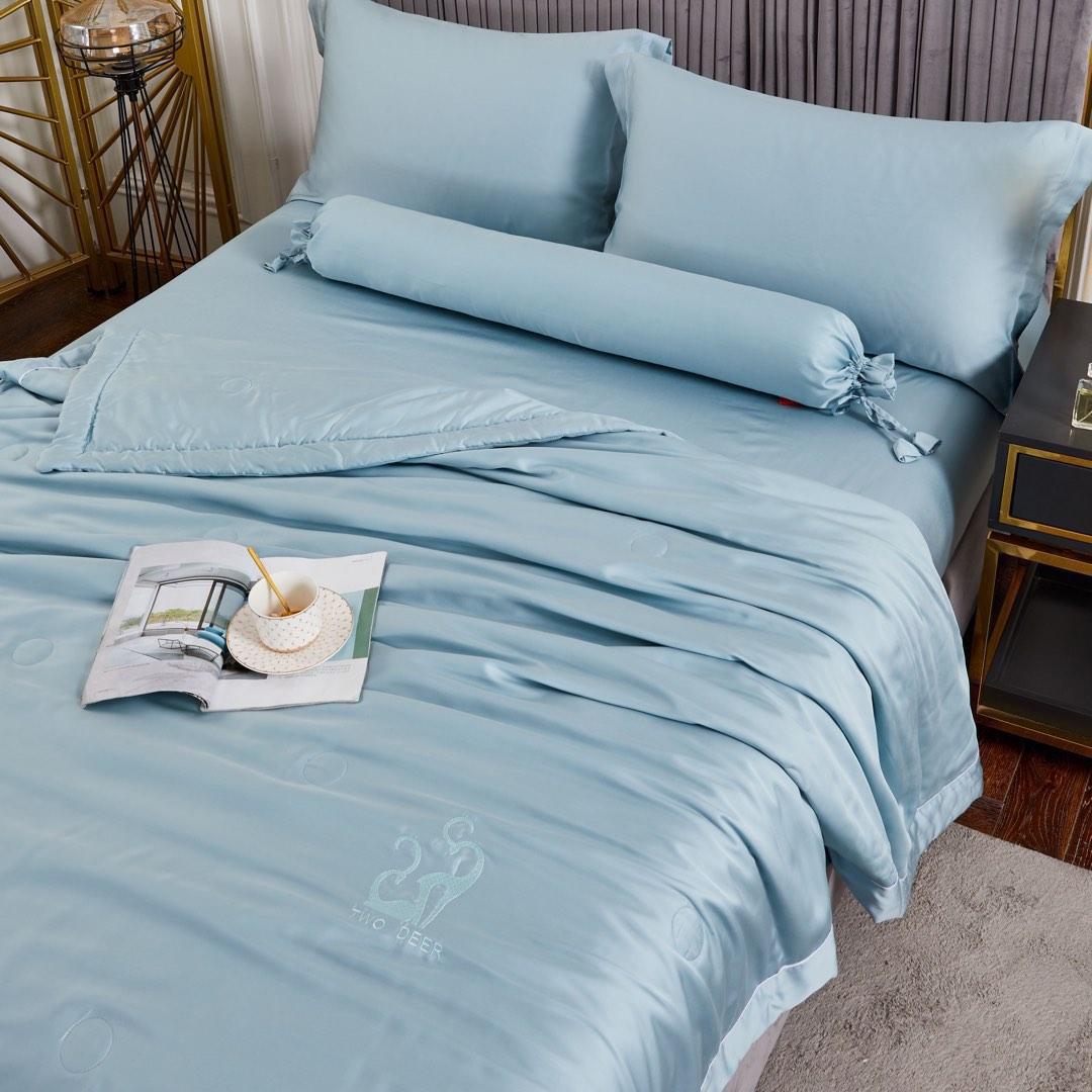 TENCEL Fitted Sheet Set Super single Kingsize comes with 2 Pillow Cases (Category: Bedding & Towels) located in Singapore. Submitted by bingyu0207 (Listing ID 1183309864, Image 1). Description: &TENCEL *Made from sustainable eucalyptus fibres *Silky softness, absorbency and smooth, cool-to-the-touch feel *Textiles of TENCEL are more absorbent than cotton, softer than silk and cooler than linen. *TENCEL material is hypoallergenic, odor-resistant ,