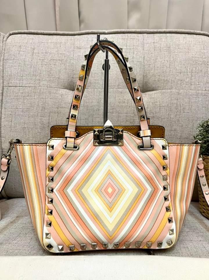 Valentino native couture sales