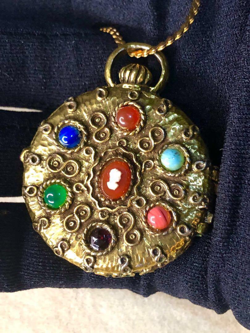 VINTAGE PERFUME LOCKET WITH CHAIN by MARY CHESS 79, Women's Fashion