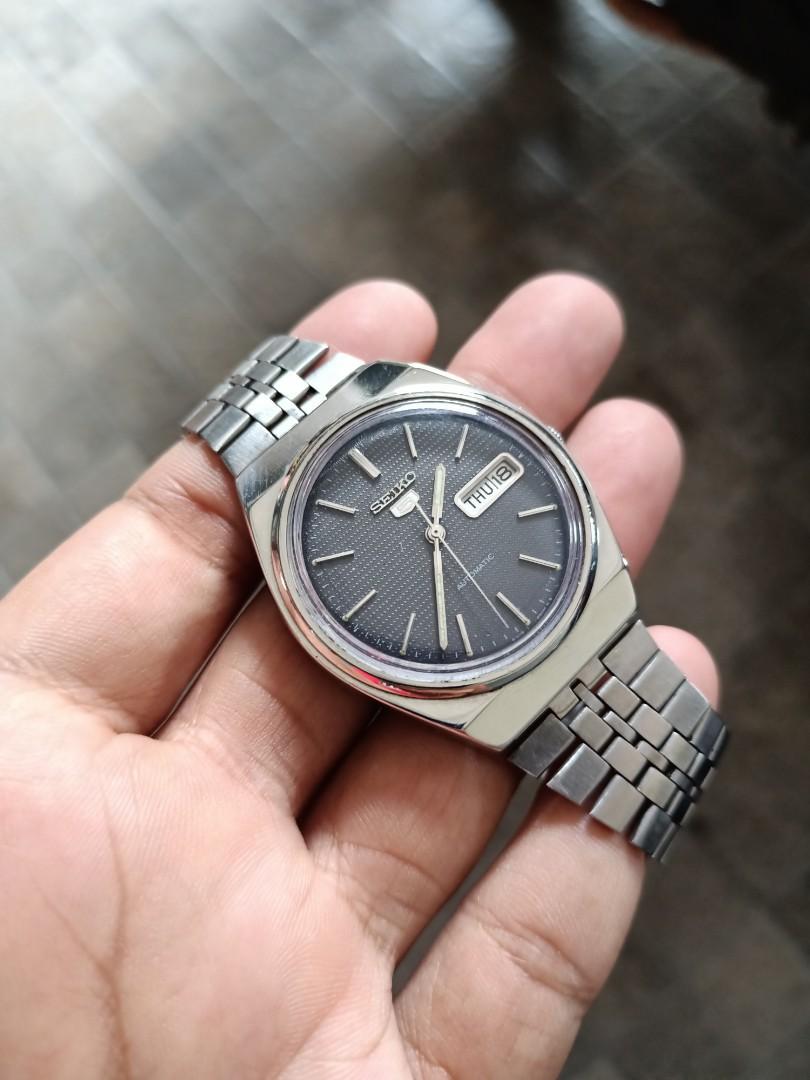 Vintage Seiko 5 honeycomb dial automatic, Men's Fashion, Watches &  Accessories, Watches on Carousell