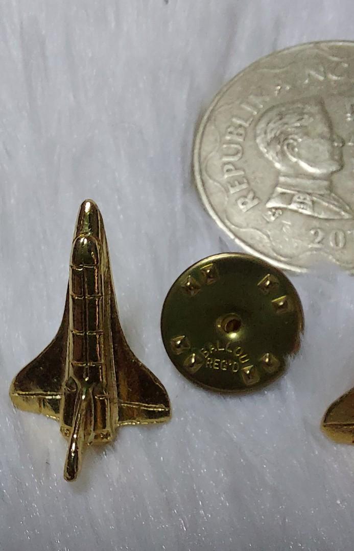 Vintage shuttle button pins (P100 each), Hobbies & Toys, Memorabilia ...