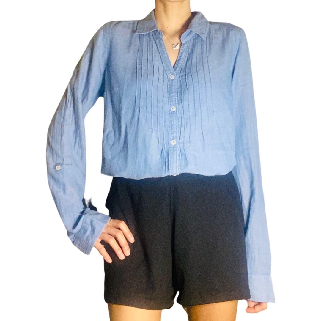 100% authentic Terranova Blue Button blouse top shirt Medium LIKE NEW (Category: Longsleeves) located in Quezon City. Submitted by ayeeonlineph (Listing ID 1183806619, Image 1). Description: 100% authentic Terranova Blue Button blouse top shirt Medium LIKE NEW Brand: Terranova Condition: Like New Color: blue Size: medium Selling Price: ₱450 Bought it at ₱1,590 Reason for selling: decluttering.
