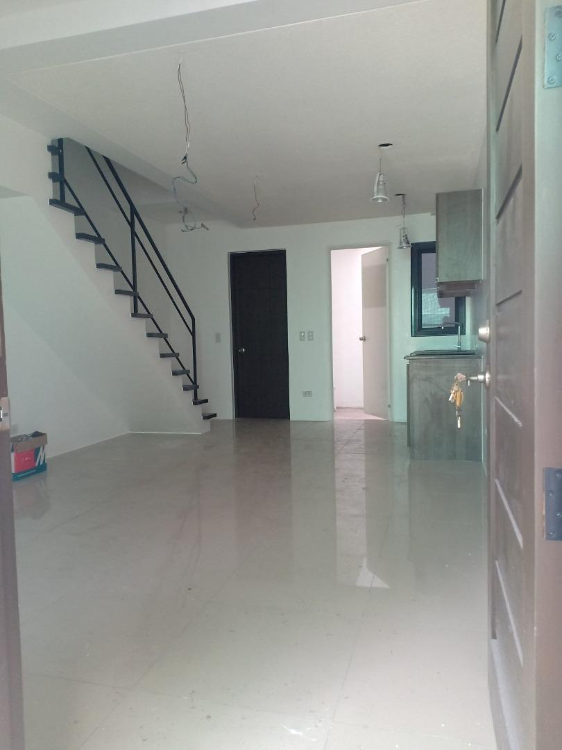 3Storey Townhouse in Kimco Village near Mindanao Ave Quezon City