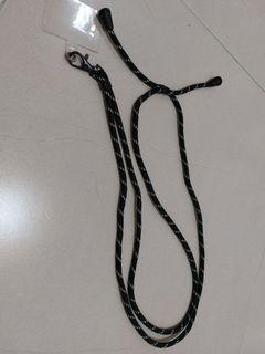 <包平郵> 黑色 白紋 配全黑扣 (不是普遍的銀扣) 電話殼掛繩  固定夾片 可伸縮 手機掛頸繩 black extendable mobile strap with black buckles