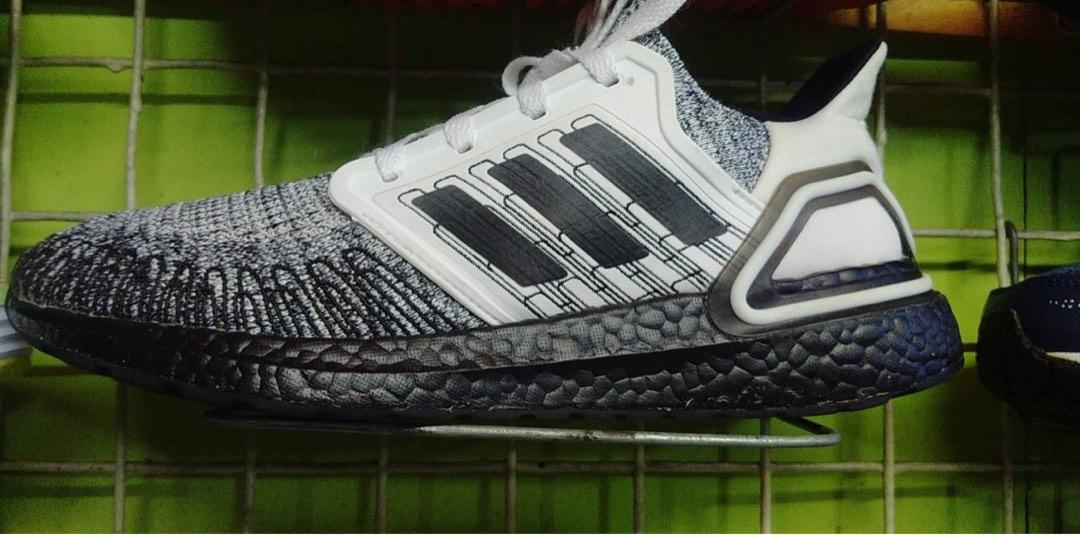 Adidas UltraBoost Men s Running Shoes 10 US