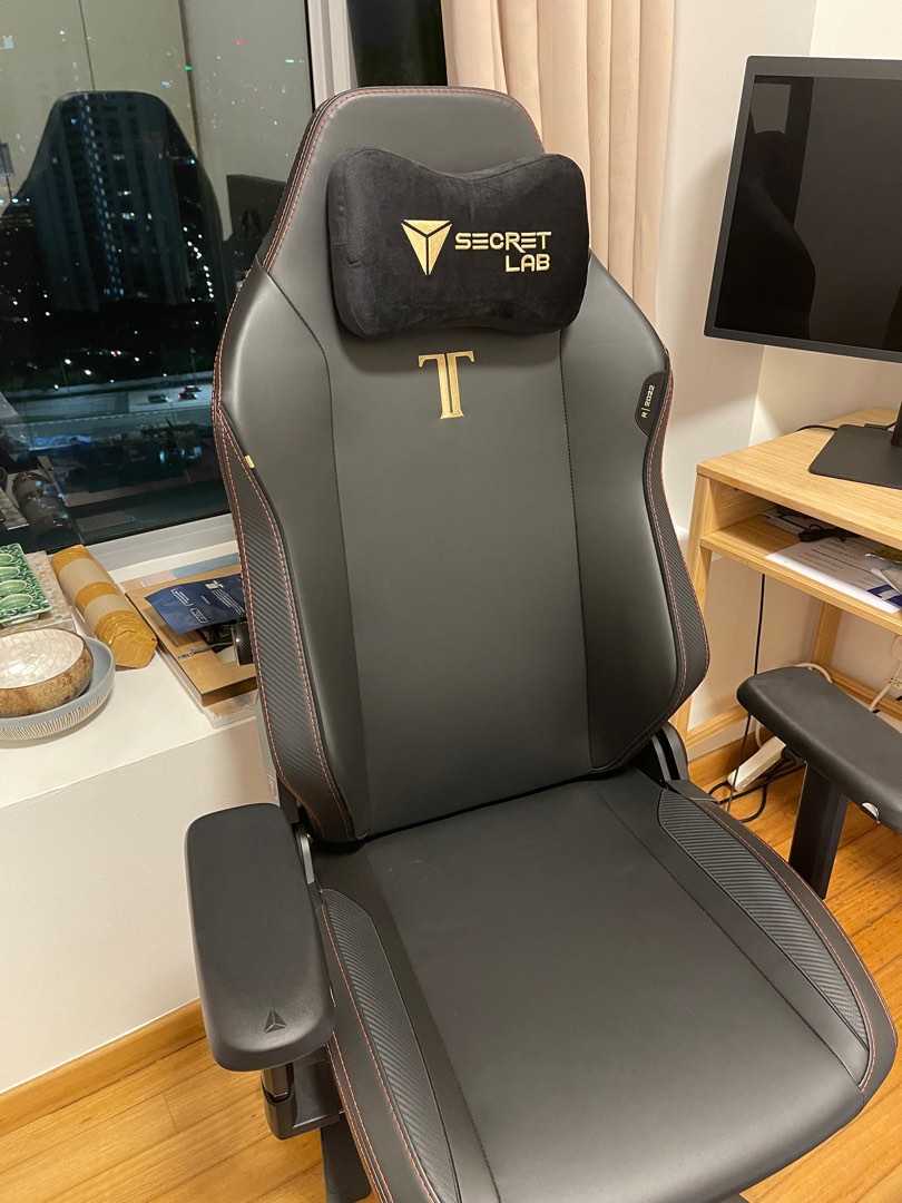 As good as new secret labs 2022 model chair, Furniture & Home Living