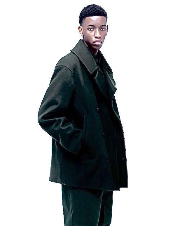 Uniqlo peacoat top