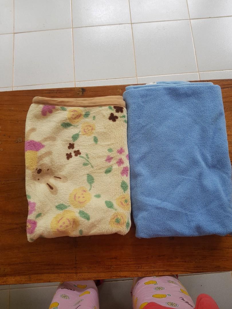 Baby blanket and bath towel (Category: Other Baby Bathing & Changing Needs) located in Makati City. Submitted by imeea (Listing ID 1183711711, Image 2). Description: 2 pcs .bath towel and blanket.