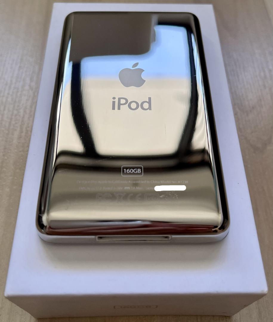Brand New Apple iPod Classic GB Silver 7th Gen