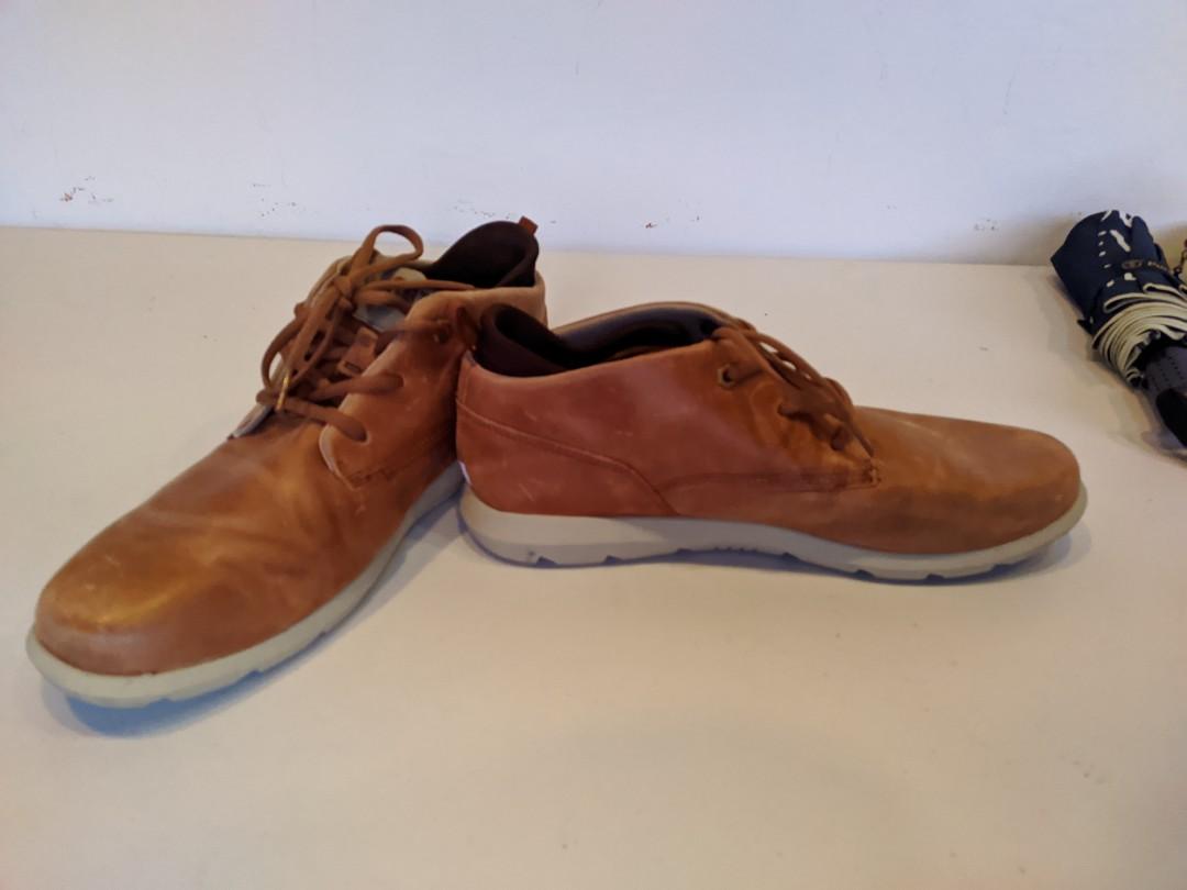 Caterpillar Shoes fresh Condition (Category: Casual Shoes) located in Quezon City. Submitted by gadgetsun (Listing ID 1183797066, Image 3). Description: Nasa storage lang size 43EU ( sa UK9 )..
