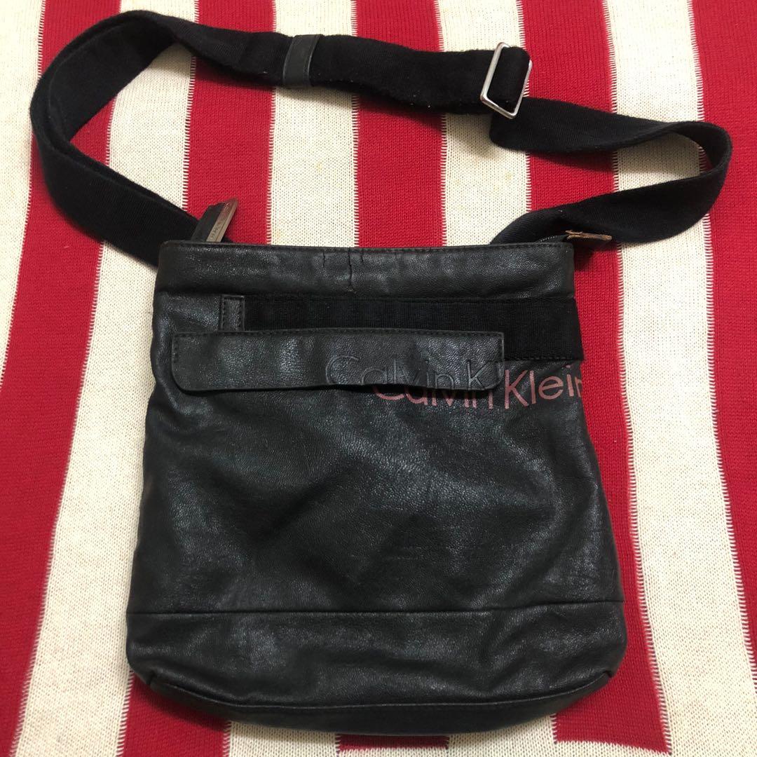 Calvin klein jeans on sale sling bag