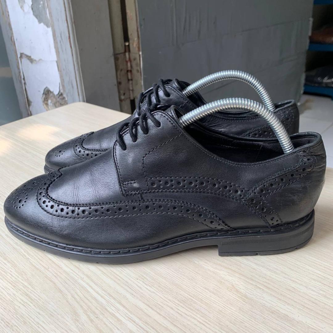 Clarks wingtip oxford sale