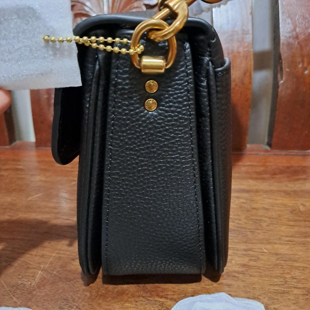 Coach Cassie crossbody bag (Category: Luxury Bags & Wallets) located in Quezon City. Submitted by ajaday (Listing ID 1183803938, Image 3). Description: 3 changeable strap 3 compartments.