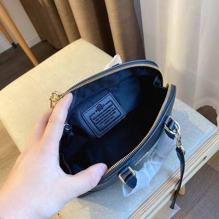 Coach Classic Shell bag handbag shoulder bag Women s Sling Bag OOTD Coach Style Vintage Fashionista StreetStyle Stylish MensFashion