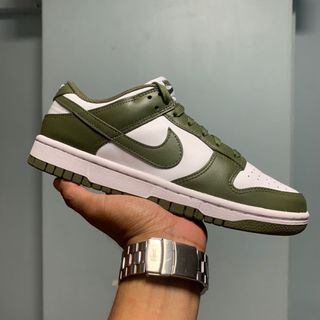 (Category: ) located in . Submitted by est.20_sneakercorner (Listing ID 1183734571, Image 1). Description: .