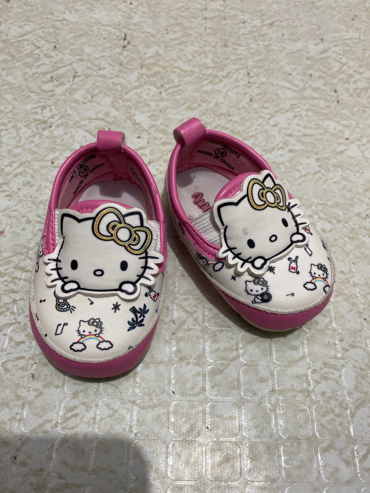 Hello Kitty Baby Shoes, Babies & Kids, Babies & Kids Fashion on Carousell