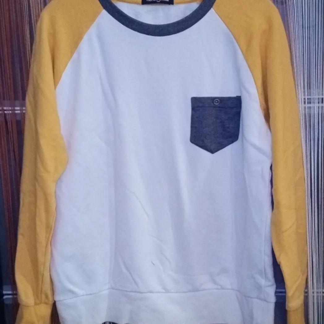 Henus Edwin Sweatshirt Men s Fashion Activewear on Carousell