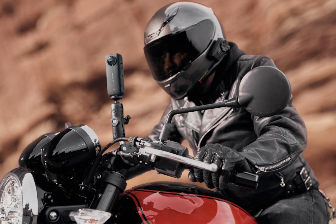 Insta360 X3 360 Camera + Motorcycle Bundle + FREE 120cm Invisible