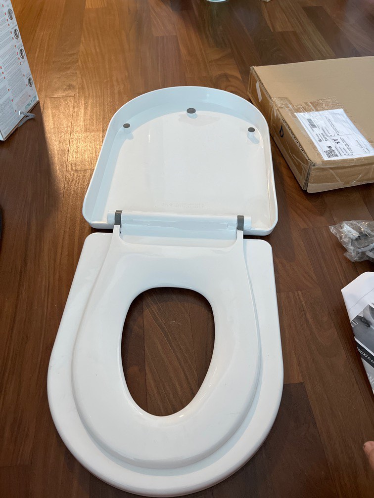 Integrated toilet seat for toddlers on Carousell