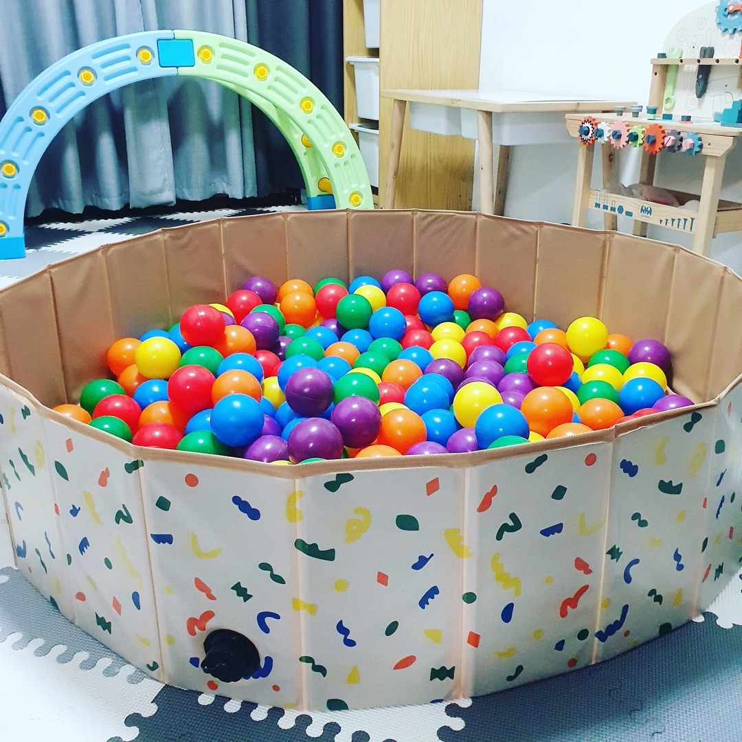 Intex Balls Playpen Montessori Selling per pack of 100 pcs , Babies