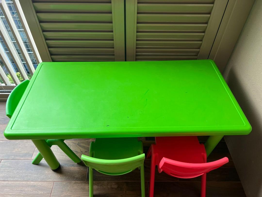 Gumtree kids shop table and chairs