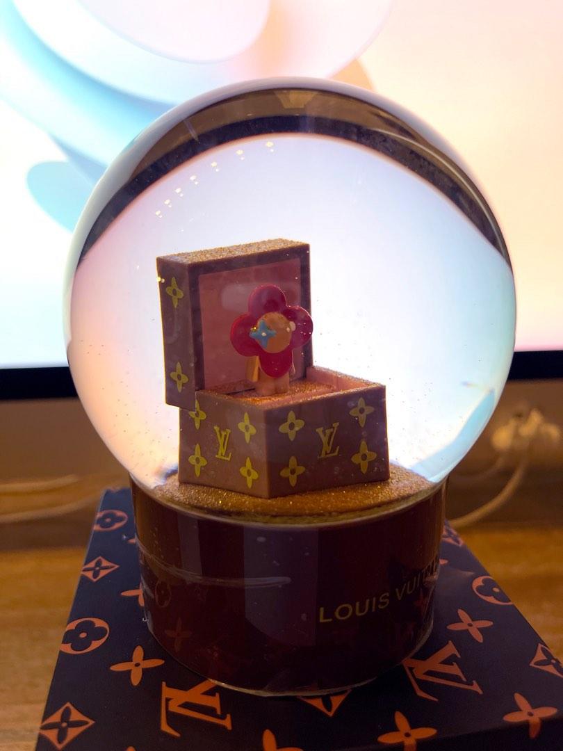 Louis Vuitton vip gift 2018 Snow dome Vivienne & chocolate box in