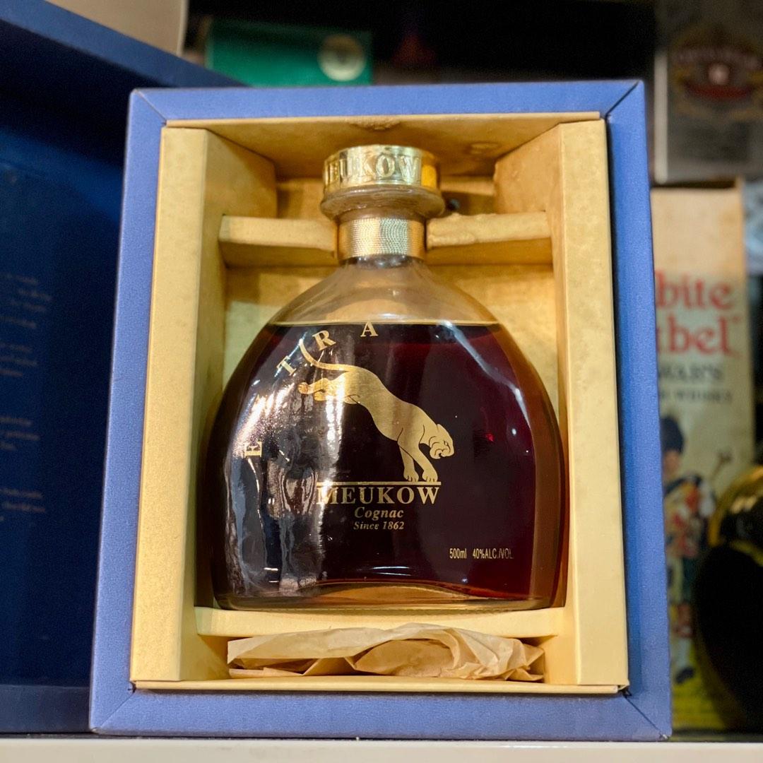Meukow Meukow Cognac XO 700ml Gift box - Luxurious Drinks B.V.