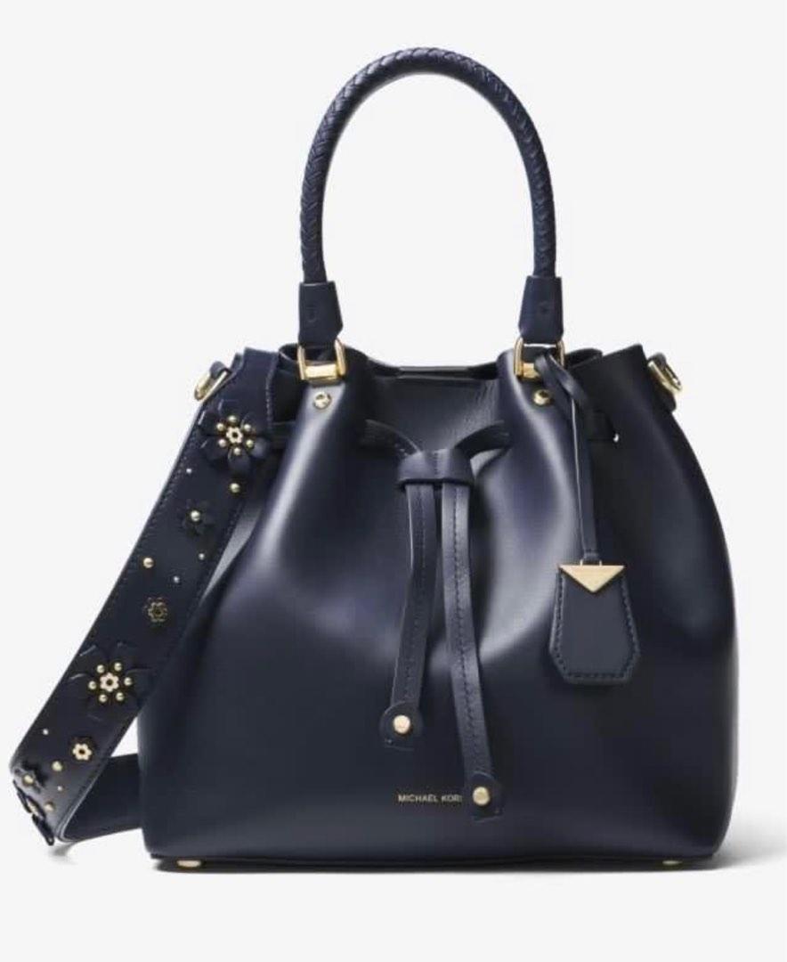 Michael kors blakely medium quilted leather bucket bag hot sale