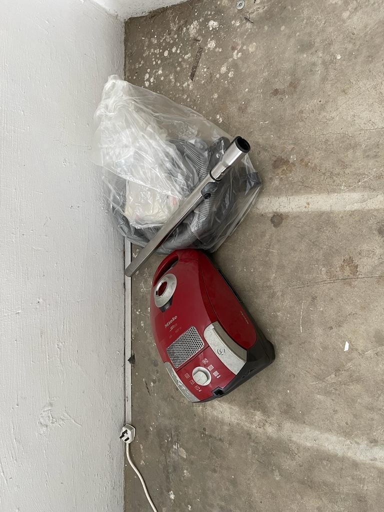 Miele vacuum cleaner Compact C1 HomeCare PowerLine, TV & Home Appliances, Vacuum Cleaner