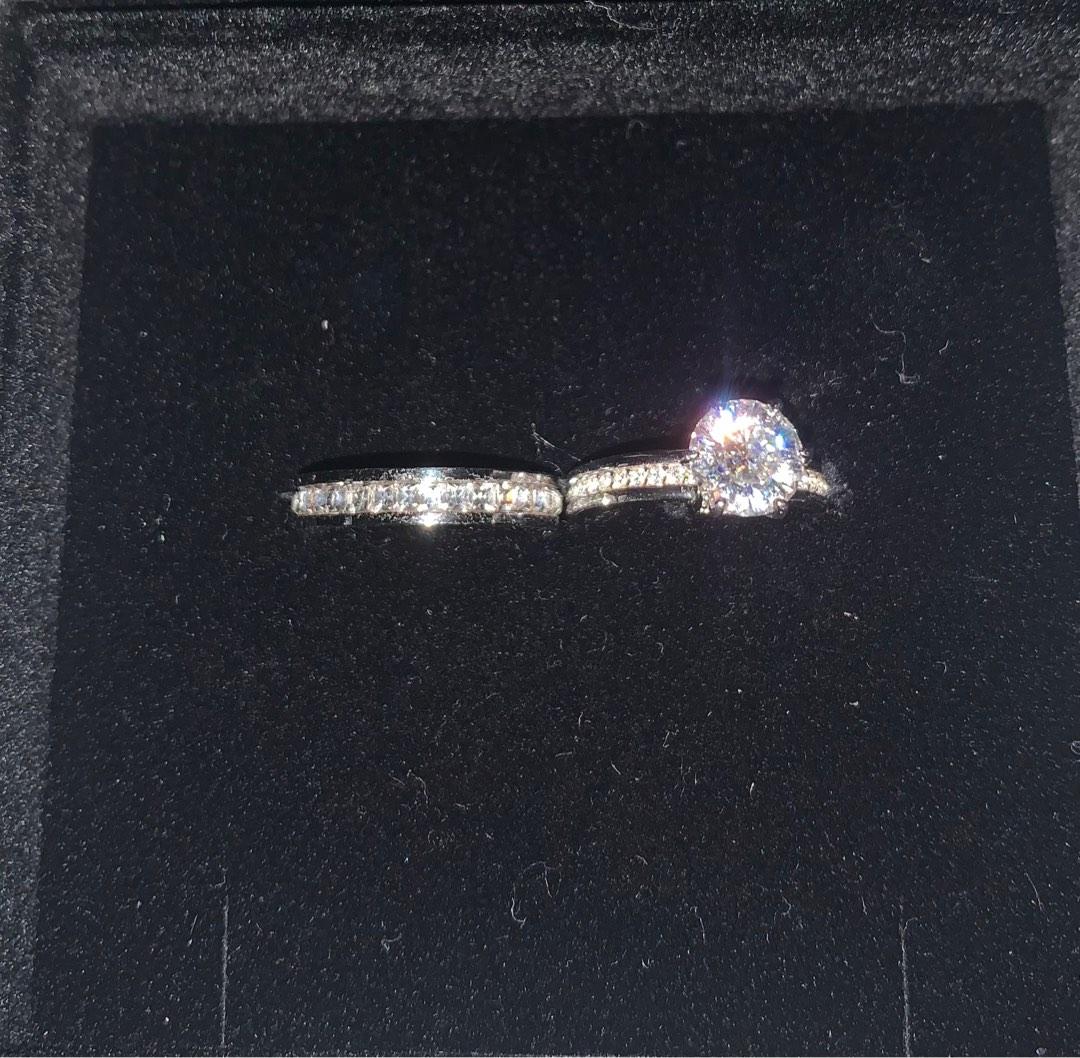 Ring (Category: Rings) located in Singapore. Submitted by cookiecookies (Listing ID 1183733650, Image 1). Description: 2.00ct uranus cut moissanite. 925 sterling silver. Pass diamond tester. With certificate. Colour -D. Clarity Bought online at $114. It’s too small. Doesn’t match my ring size :( This is ring size 6 With certificate and polishing cloth. Video available if you want to see more. Meet ups or free delivery depending on locations. .