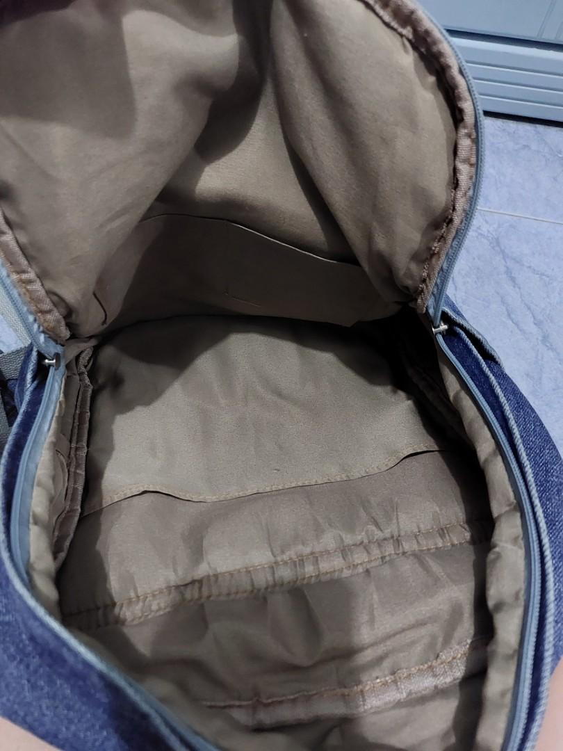 Backpack (Category: Backpacks) located in Singapore. Submitted by hojmin (Listing ID 1183855394, Image 3). Description: Each at $15 Naraya measurements Base width 26.5cm Top width 37cm Height 30cm Backpack measurements Width 35cm Height 40cm.