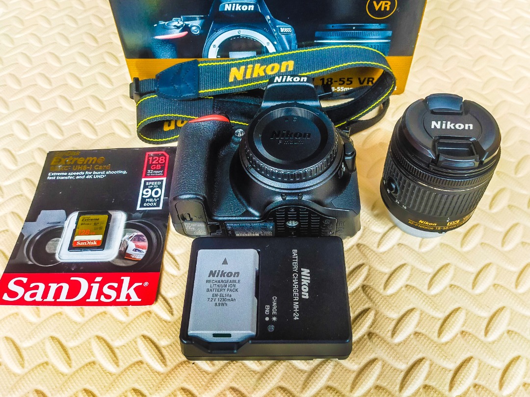 Nikon D5600 1855mm VR Kit & Nikkor AFS 50mm f/1.8G (All Freebies