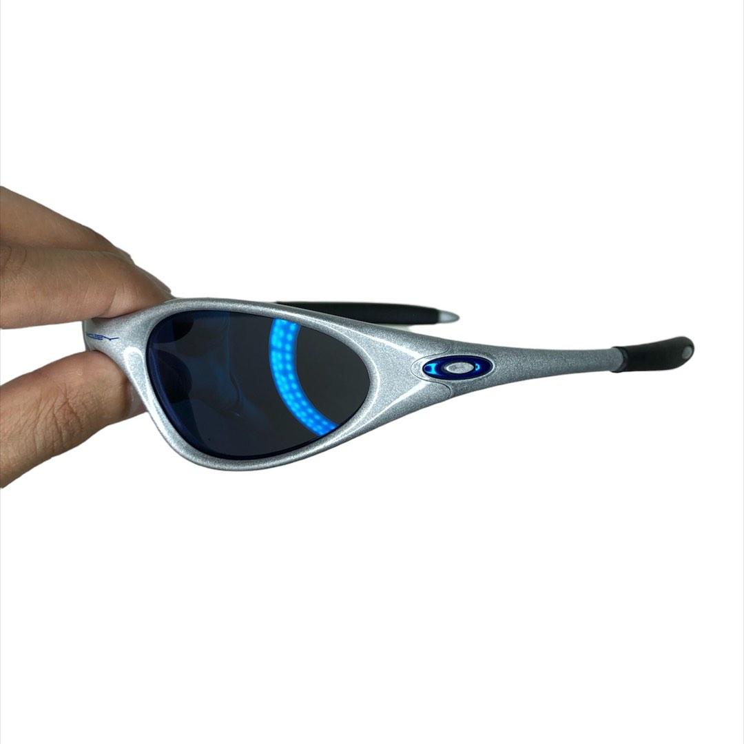 Sell oakleys online