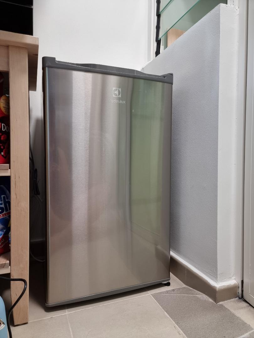 Perfect Condition ELECTROLUX EUM0900SA MiniBar Fridge 85L capacity, TV