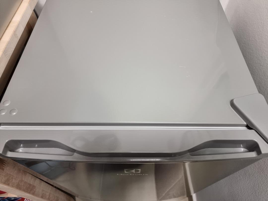 Perfect Condition ELECTROLUX EUM0900SA MiniBar Fridge 85L capacity, TV